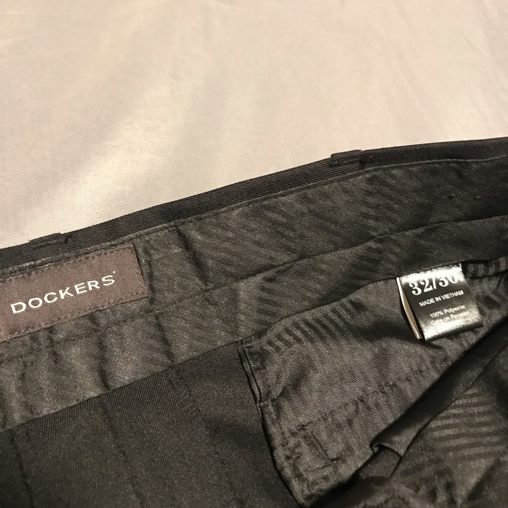 Men’s Dockers slacks - Picture 3 of 3
